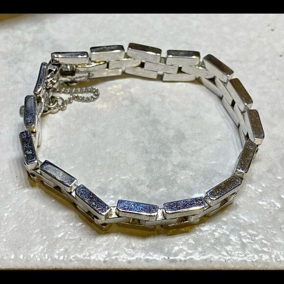 𝅺VINTAGE  Monet Silver tone link bracelet - Picture 3 of 3